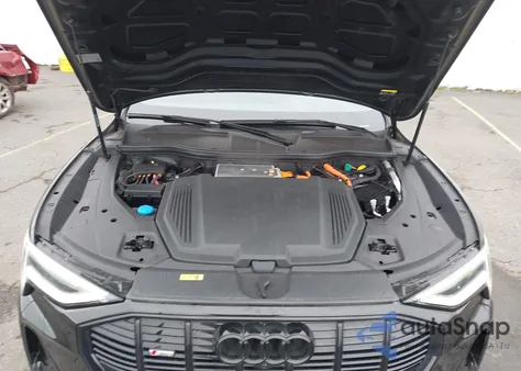 2022 Audi E-Tron Chronos Quattro z USA, uszkodzony, nr VIN WA1VABGEXNB015255